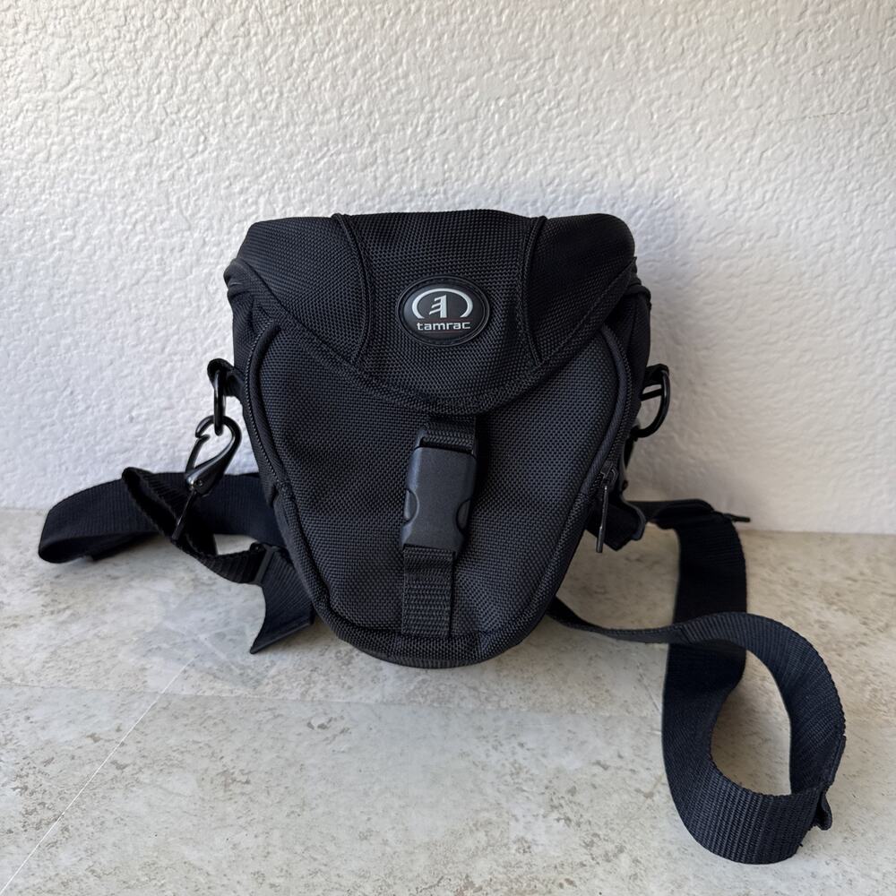 Tamrac 5683 Black Compact Camera Shoulder Bag